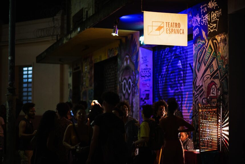 História do Teatro Espanca! encerra série de podcast sobre a Praça da Estação História do Teatro Espanca! encerra série de podcast sobre a Praça da Estação