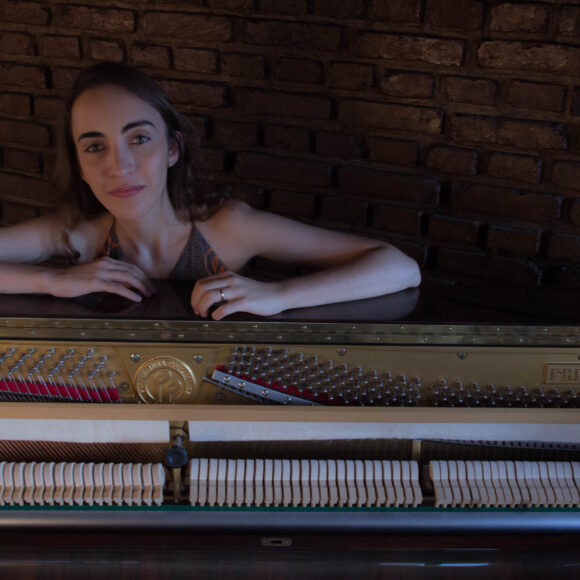 Luísa Mitre contempla obras compostas por mulheres em apresentação solo de piano na próxima sexta-feira
