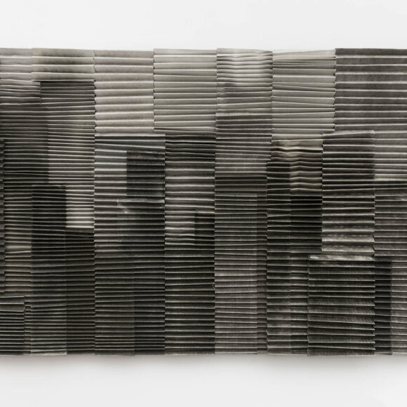 Exposição de Shirley Paes Leme evoca a relação estreita com o ar que respiramos