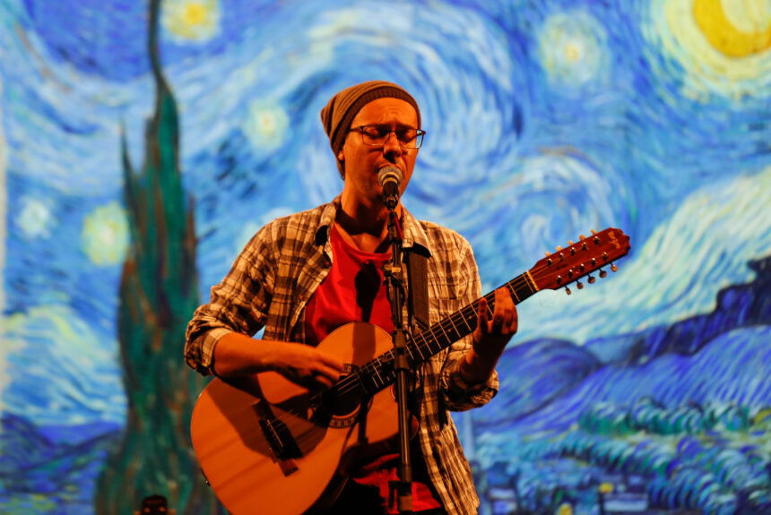 Gleidston Alis apresenta versões musicadas de poemas de Carlos Drummond de Andrade