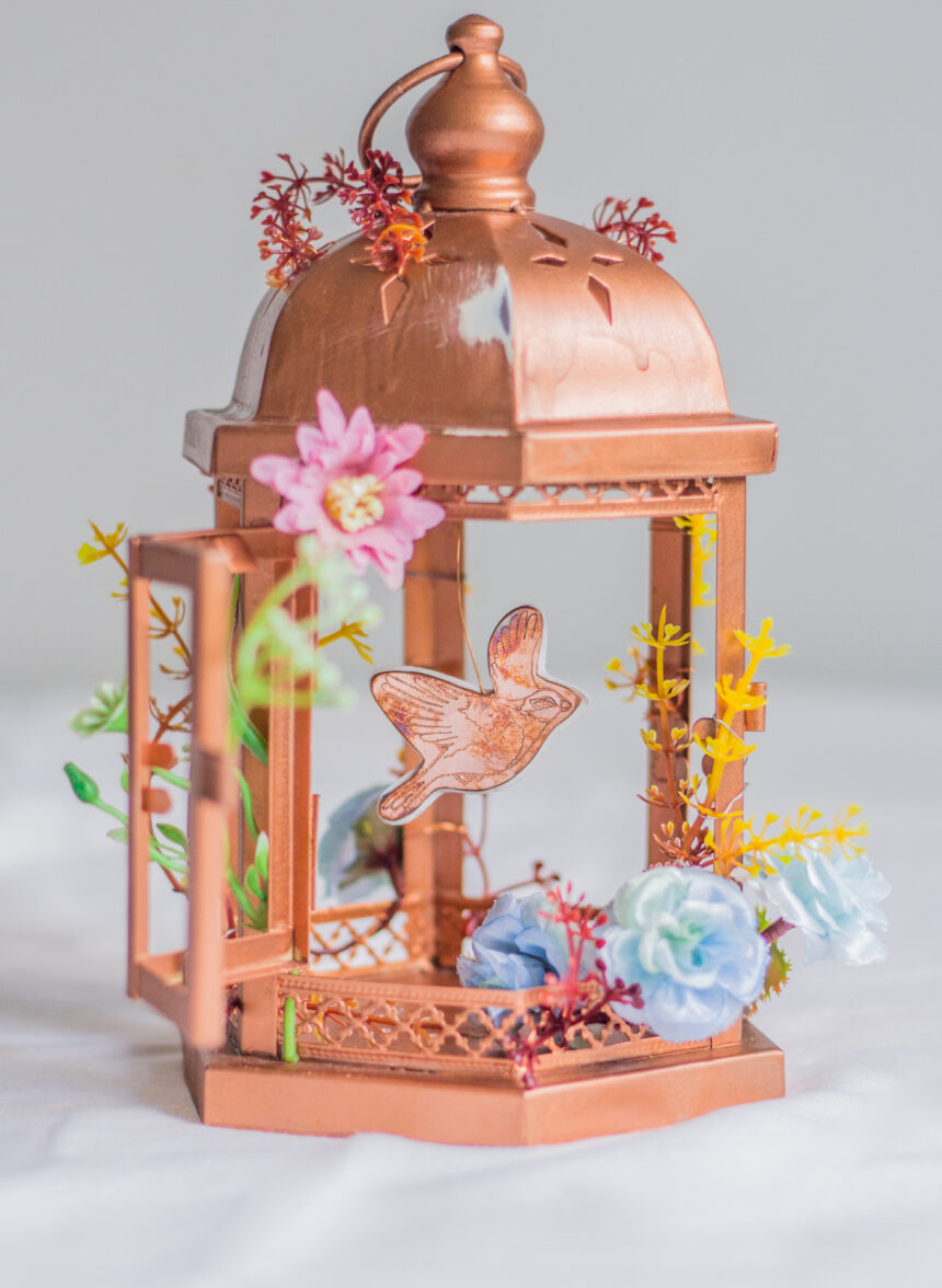 Exposição de Mariana Laterza transforma pesquisa de doutorado em experiência poética