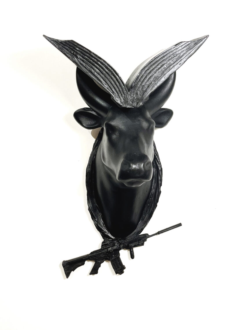 Exposição de Gustavo Torrezan propõe reflexão crítica sobre acúmulo, natureza e Antropoceno