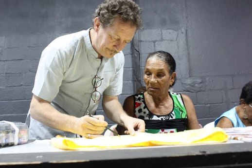 Augustin de Tugny em oficina: mat�ria-prima ser� coletada no ambiente universit�rio