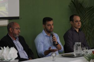 O diretor do campus regional Montes Claro