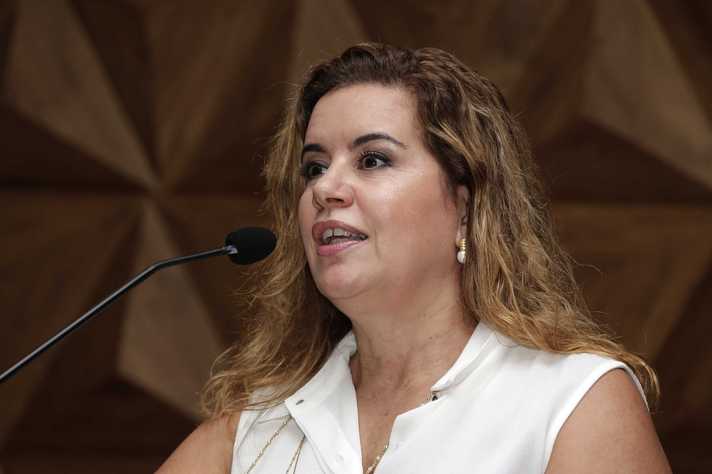 A Reitora Sandra Goulart participa da abertura do 1 semestre de 2019