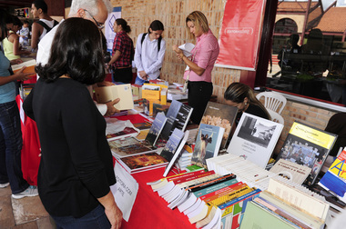 FEIRA-LIVRO-SARAH-DUTRA.jpg