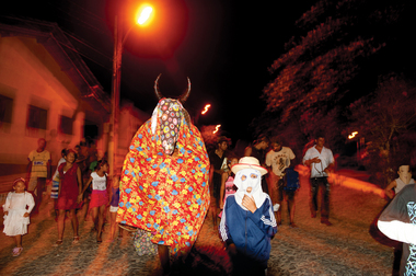 Imagem%20do%20document%E1rio%20Os%20Meninos%20e%20o%20Boi%20%20-%20foto%20de%20M%E1rcio%20Pereira%20-%201.jpg