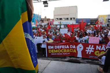 MP_Ato-em-defesa-da-democracia-em-Santana-do-Livramento_01042016004.jpeg