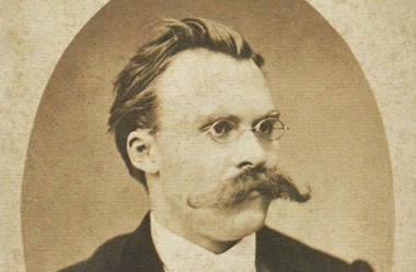 Nietzsche_1872%20-%20Hartmann%2C%20Basel%20-%20Wikimedia%20Commons2.jpg