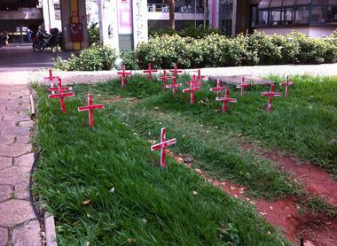 Manifesta%E7%E3o%20contra%20morte%20dos%20gatos%20da%20FAFICH%20-%20Aline%20Azevedo%20-%20UFMG%20Educativa.jpg