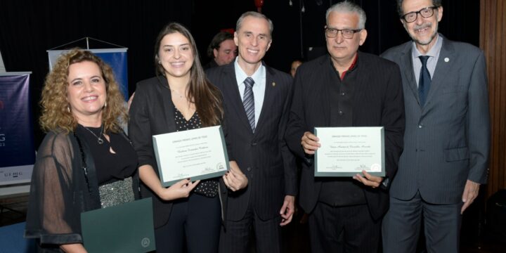 Doutora Bárbara Fernandes Cordeiro, ex-discente do PPGIT, recebe Menção Honrosa no Grande Prêmio UFMG de Teses 2022