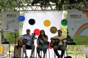 Gramado do ICA abrigará apresentações musicais durante todo o evento Foto: Ana Cláudia Mendes | UFMG