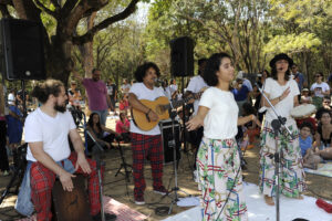 Grupo Bambulha vai se apresentar no Domingo no Campus no dia 4 de junho / Foto: Raphaella Dias/UFMG