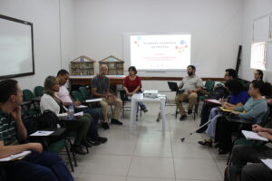 Docentes e técnicos trocam experiências sobre a divulgação científica na UFMG | Foto: Giulia Di Napoli | Comunicação Proex