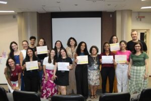 Estudantes premiados voltar a se apresentar no evento - Foto Escola de Enfermagem UFMG