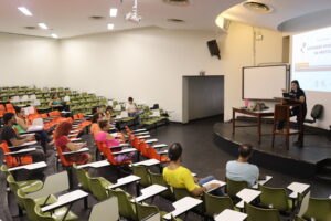 Oficina integrou as atividades do curso de capacitação Extensão Acadêmica na Prática | Foto: Eduardo Maia/Proex