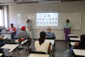 Estudantes da UFMG apresentam trabalho na última edição do Encontro de Extensão | Foto: Eduardo Maia/Proex Estudantes da UFMG apresentam trabalho na última edição do Encontro de Extensão | Foto: Eduardo Maia/Proex