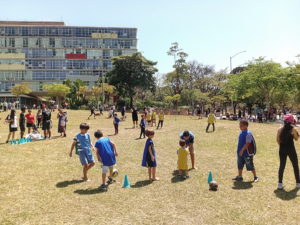 Público ocupou a UFMG para aproveitar 37 atividades, entre oficinas, jogos, brincadeiras e piquenique musical | Foto: Eduardo Maia