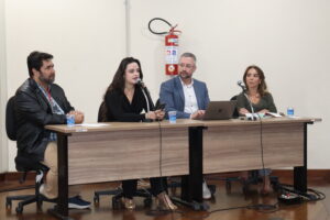 Da esquerda para a direita: Marcelo Pereira, Isabela Rocha, Fabrício Polido e Mariana Andrade. | Foto: Eduardo Maia/Proex