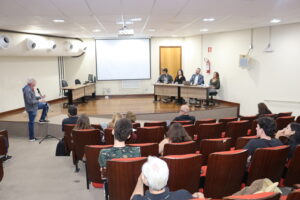 Debates destacaram a importância de o Brasil investir em ciência, inovação e tecnologia | Foto: Eduardo Maia/Proex