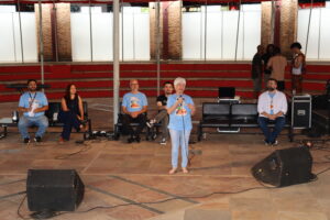 Professora Ana Cristina Vaz: presença ativa na organização da feira | Foto: Eduardo Maia/Proex