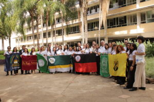 Caravana da Universidad Nacional del Este (Paraguai) no evento internacional, no campus Pampulha | Foto: Cristiano Silva/UFMG