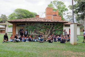 Atividade reuniu cerca de 170 estudantes da região do parque | Foto: Projeto Tem Bicho no Parque?