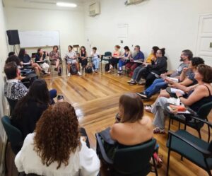 Curso de Recepção Teatral e Estudos do Espetáculo foi uma das ações contempladas pelo edital Pbext | Foto: Programa Mirante/Fale UFMG Curso de Recepção Teatral e Estudos do Espetáculo foi uma das ações contempladas pelo edital Pbext | Foto: Programa Mirante/Fale UFMG