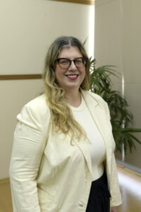Pró-reitora Adjunta de Extensão: Viviane Elisângela Gomes