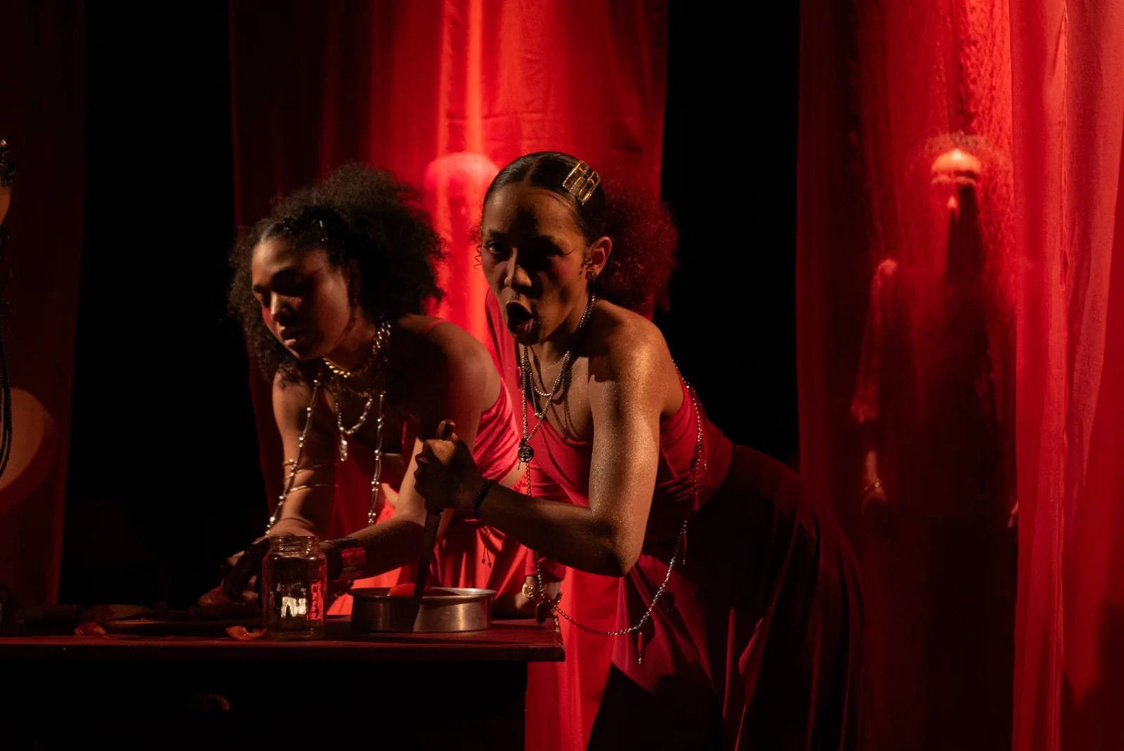 Cena da peça Bonita, do Teatro Universitário da UFMG